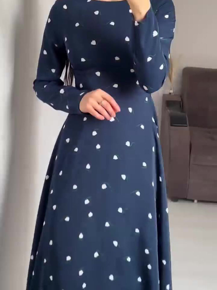 Well Tailored Pullover with a Graceful Silhouette