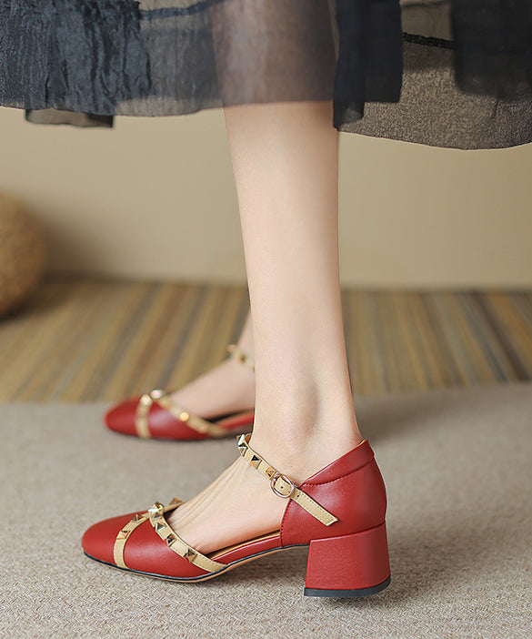 Effortlessly Elegant Sandals with a Timeless Design