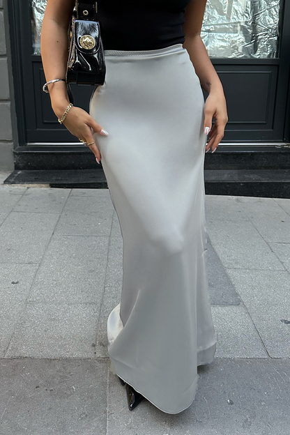 Gracefully Styled Garment for Any Occasion