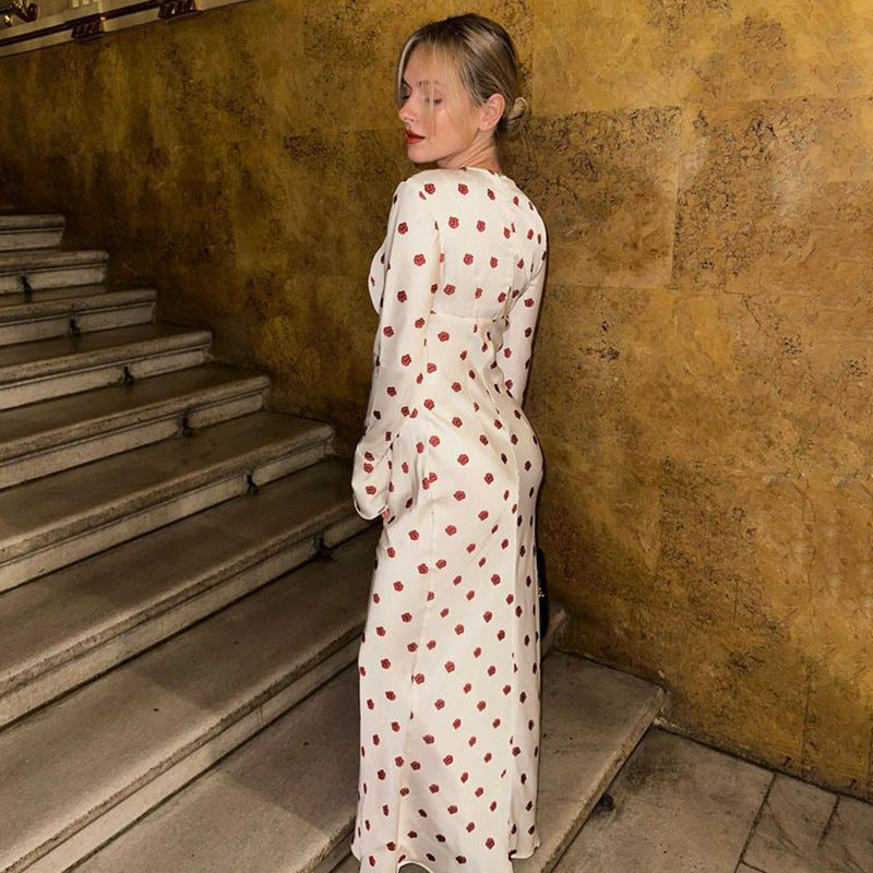 Well Tailored Dress with a Graceful Silhouette