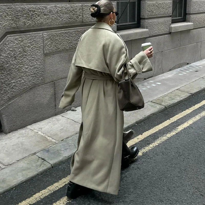 Gracefully Styled Coat for Any Occasion