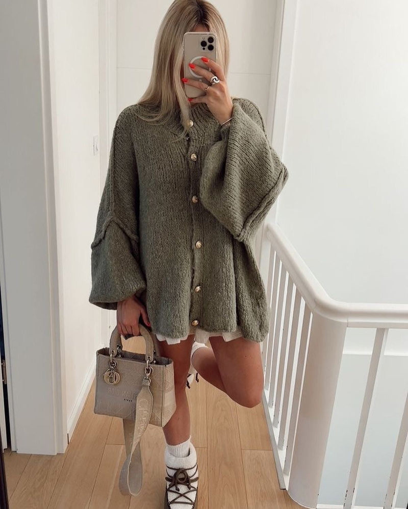 Well Tailored Cardigan with a Graceful Silhouette