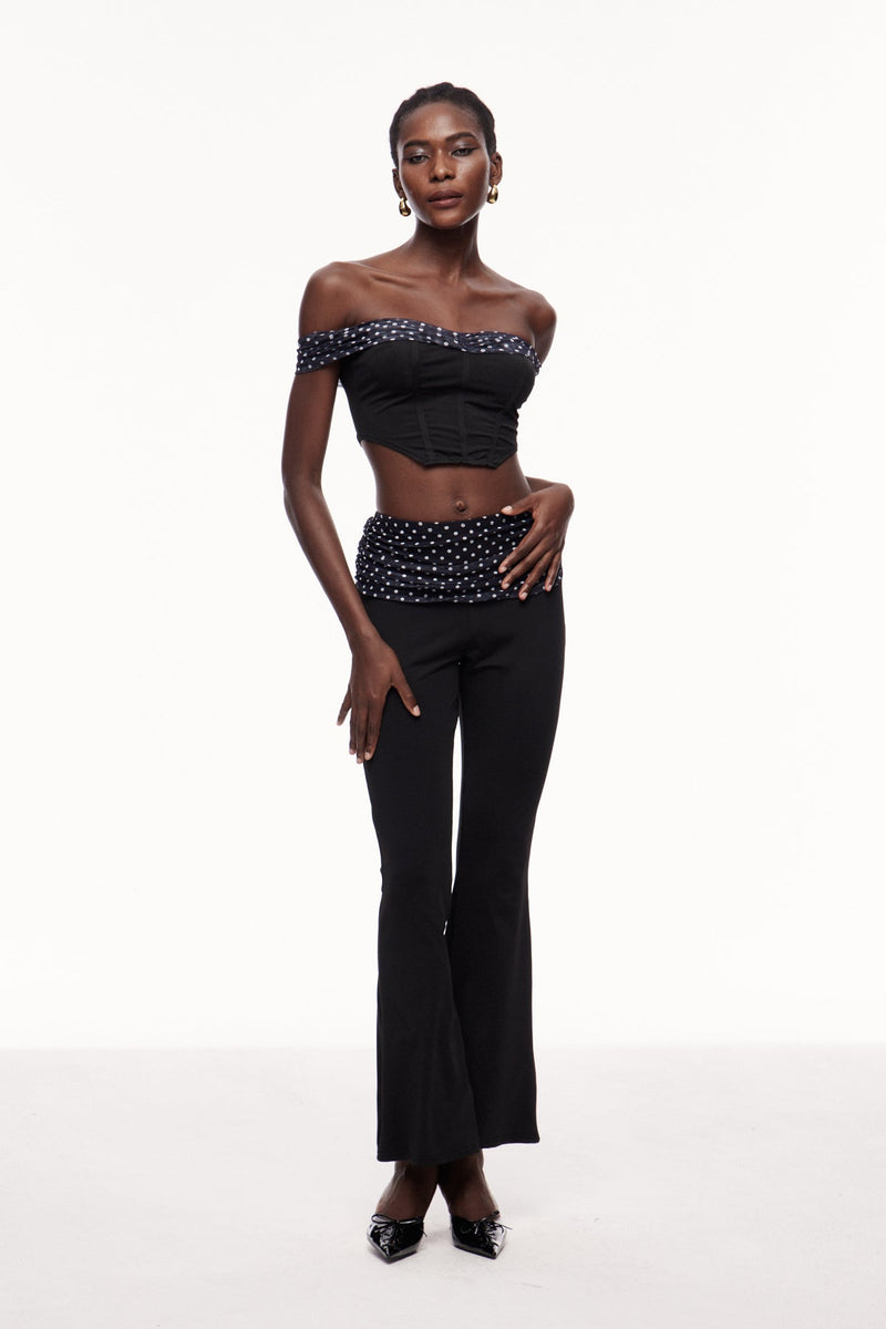 Well Tailored Pants with a Graceful Silhouette