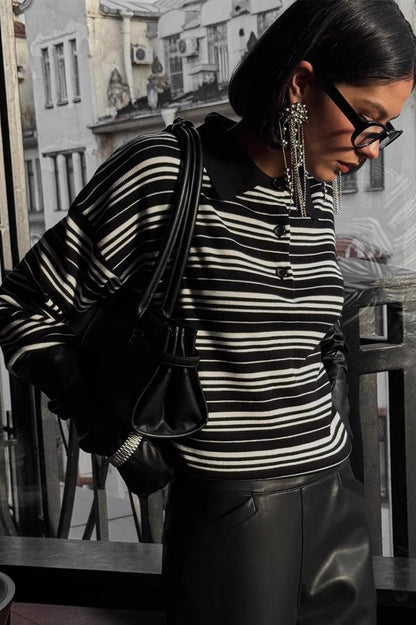 Effortlessly Elegant Sweater with a Timeless Design