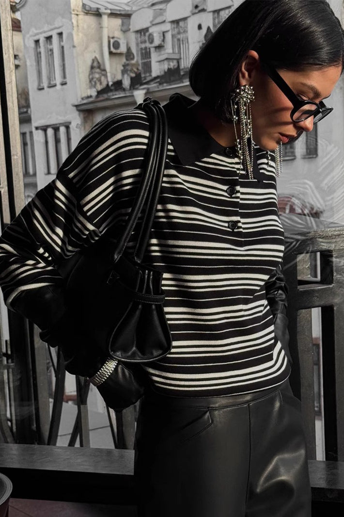 Effortlessly Elegant Sweater with a Timeless Design