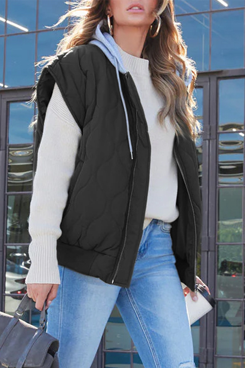 Effortlessly Elegant Coat with a Timeless Design