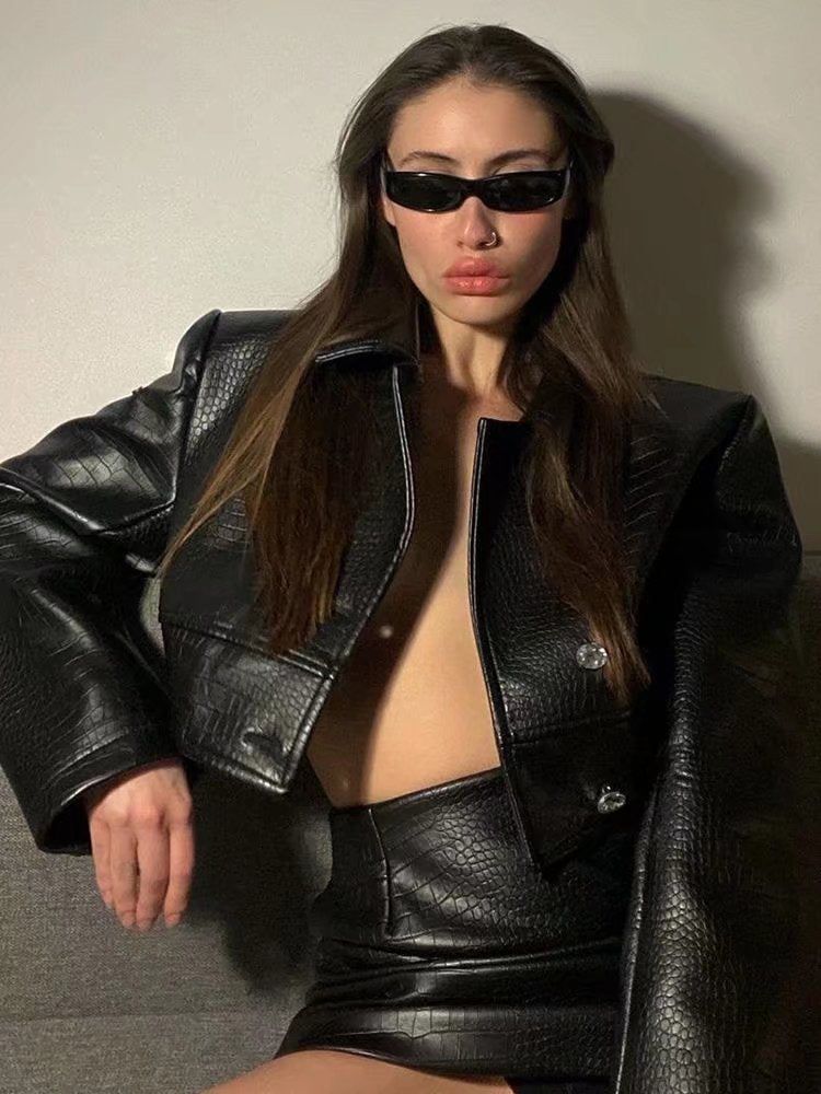 Classic Vintage Jacket with a Flattering Fit