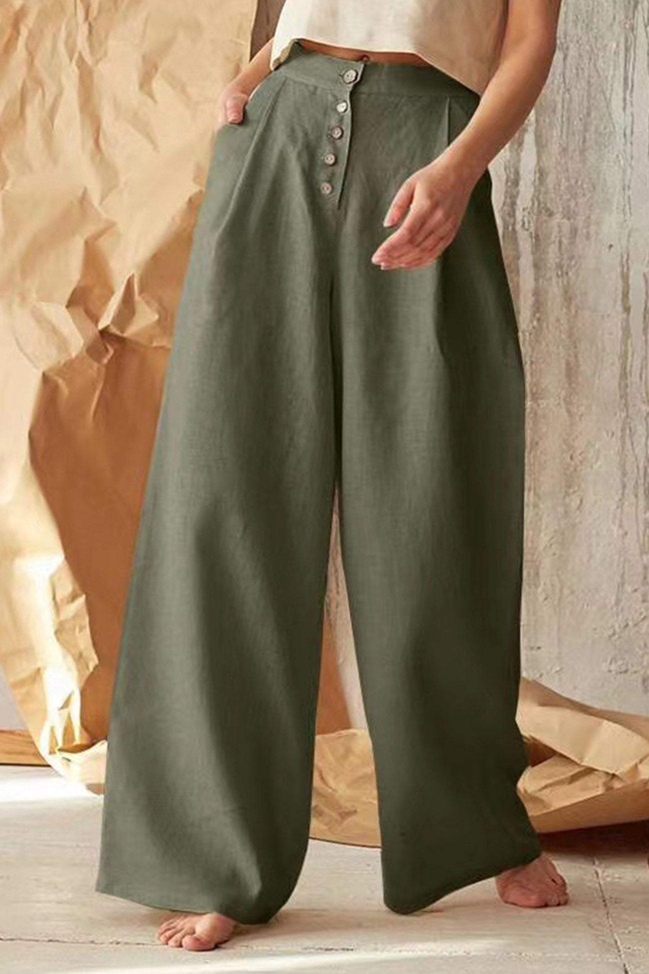 Well Tailored Pants with a Graceful Silhouette