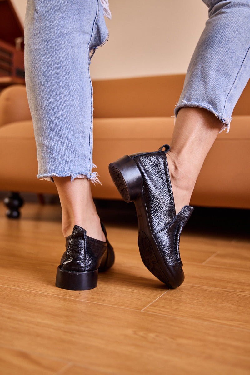 Sophisticated Garment with a Clean Classic Look
