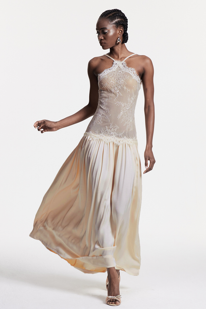 Well Tailored Dress with a Graceful Silhouette