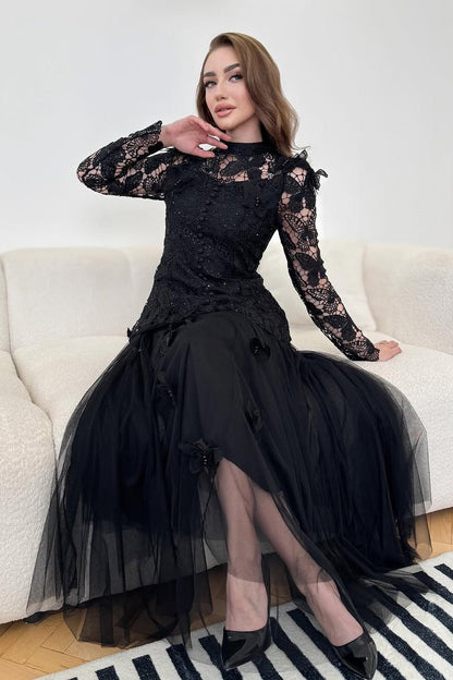 Beautifully Crafted Dress in a Classic Style