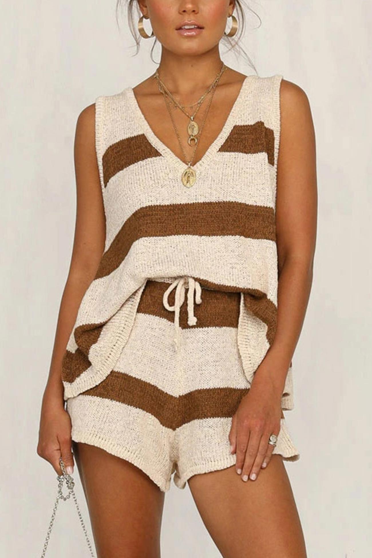 Effortlessly Elegant Top with a Timeless Design