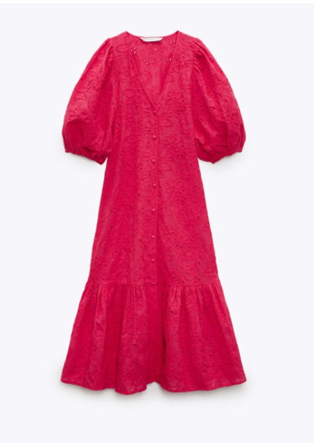 Beautifully Finished Dress in a Timeless Design