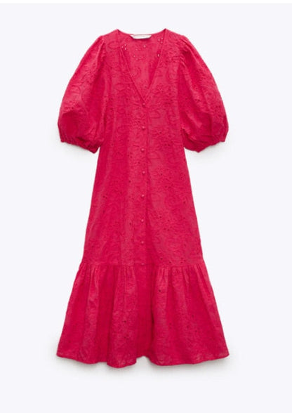 Beautifully Finished Dress in a Timeless Design