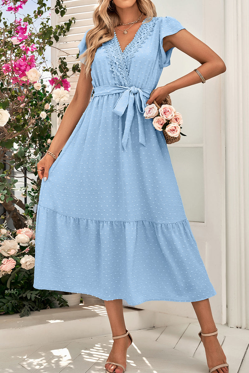 Effortlessly Elegant Dress with a Timeless Design