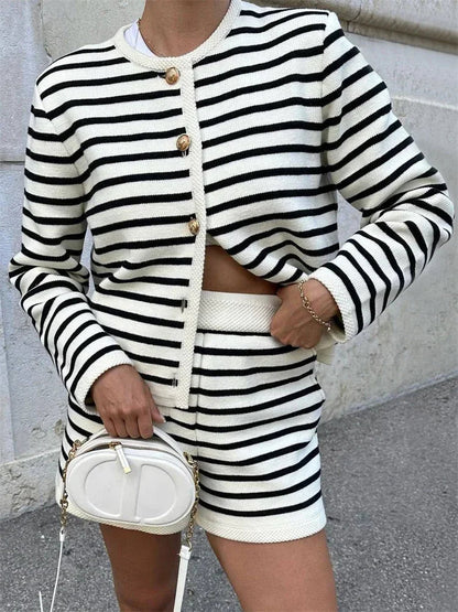 Effortlessly Elegant Garment with a Timeless Design