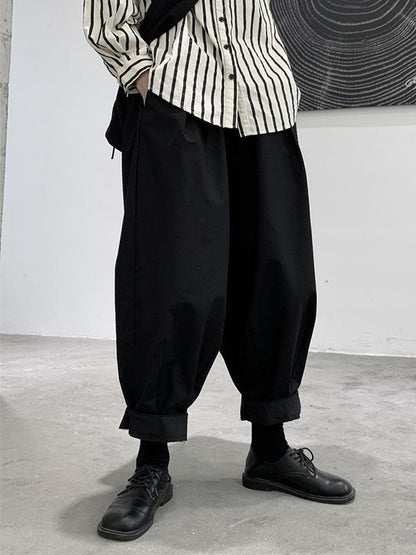 Effortlessly Elegant Pants with a Timeless Design