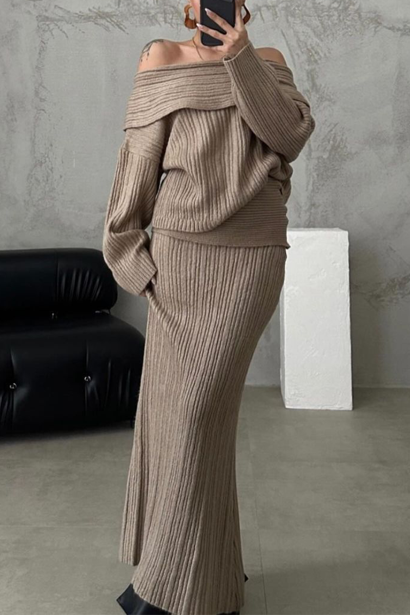 Effortlessly Elegant Garment with a Timeless Design
