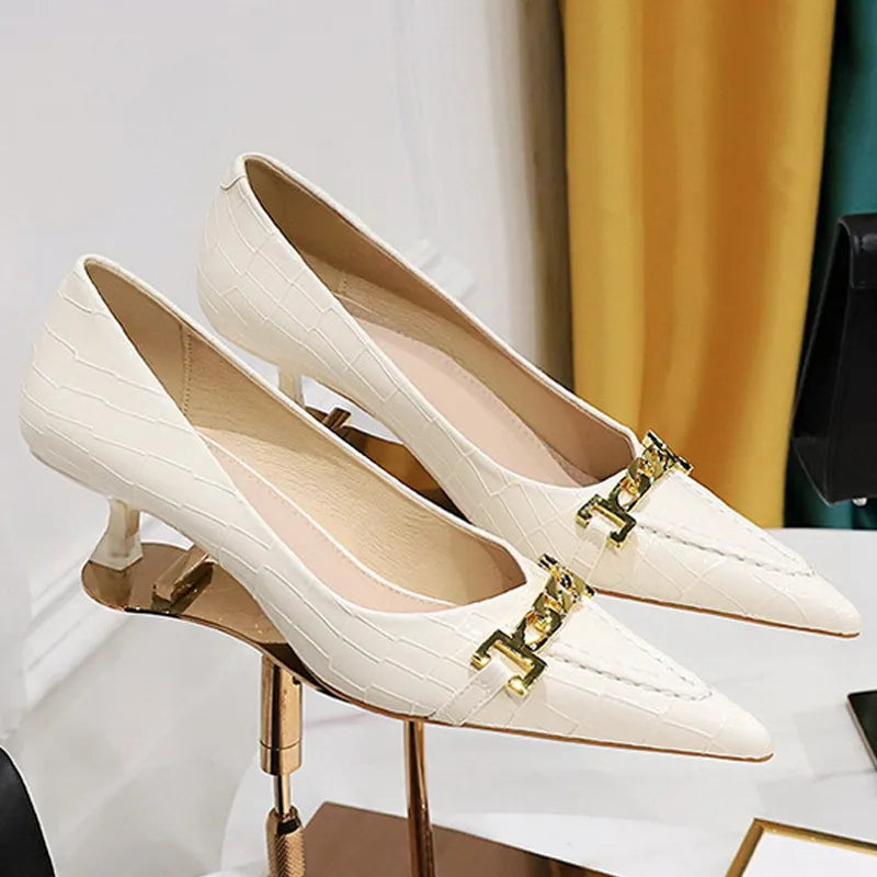 A Vintage Style Heels with Delicate Timeless Details