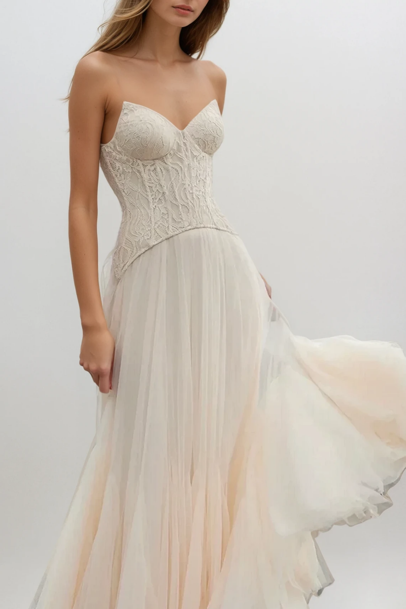 Well Tailored Dress with a Graceful Silhouette