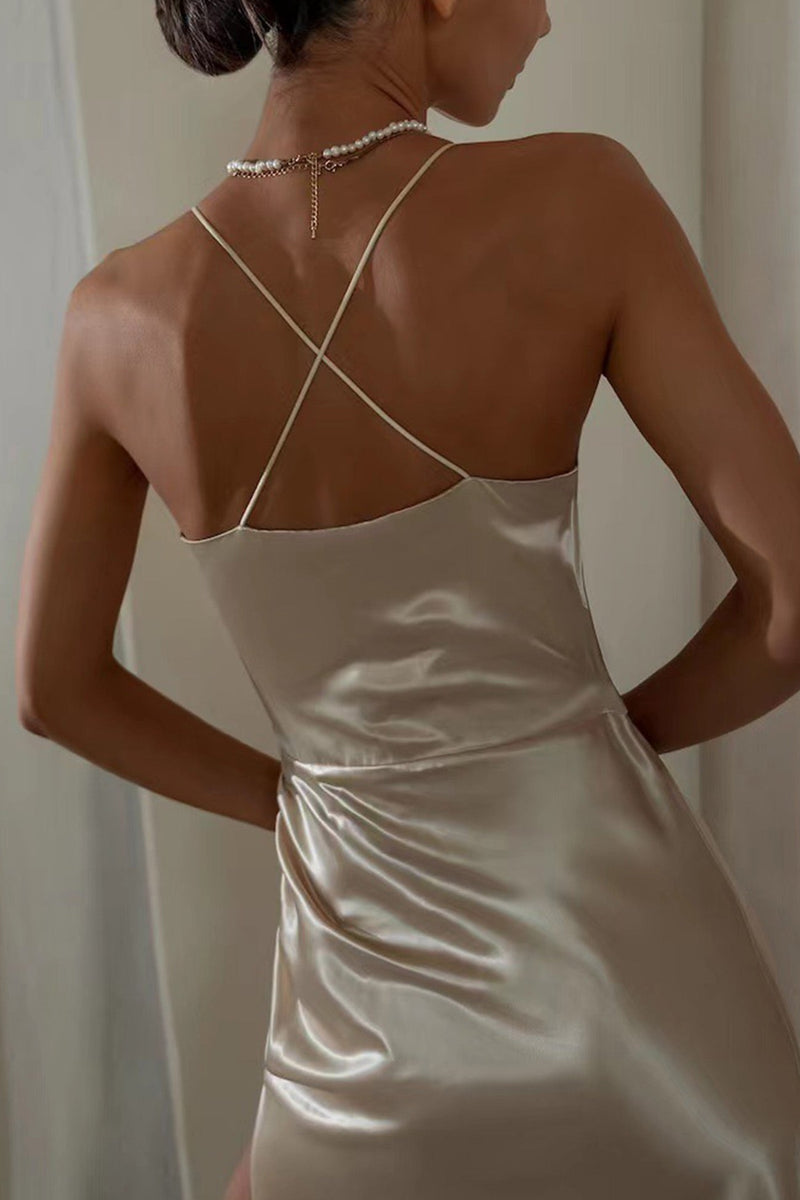 Beautifully Finished Dress in a Timeless Design