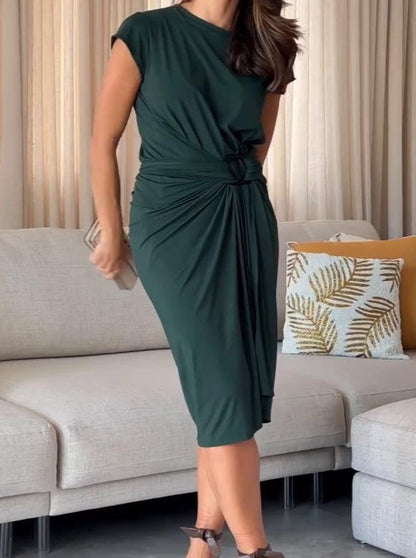 Effortlessly Elegant Dress with a Timeless Design