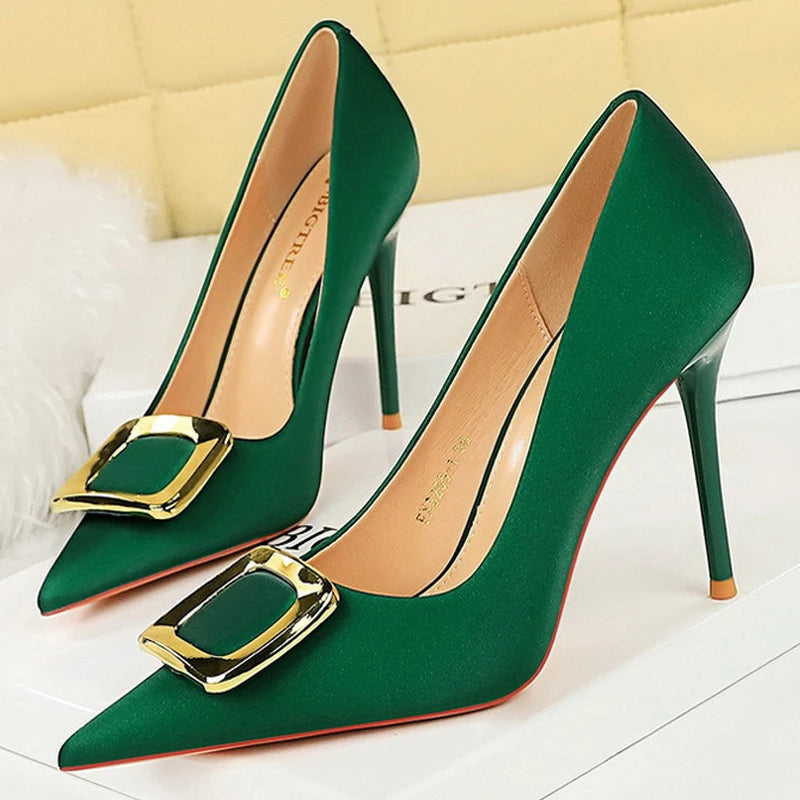 Beautifully Finished Heels in a Timeless Design