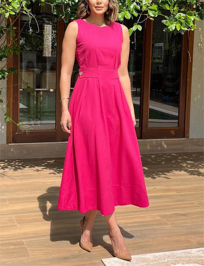 Well Tailored Dress with a Graceful Silhouette