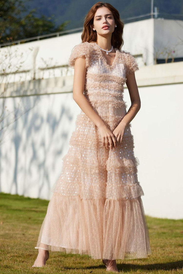 Beautifully Finished Dress in a Timeless Design