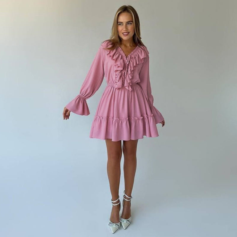 Effortlessly Elegant Dress with a Timeless Design