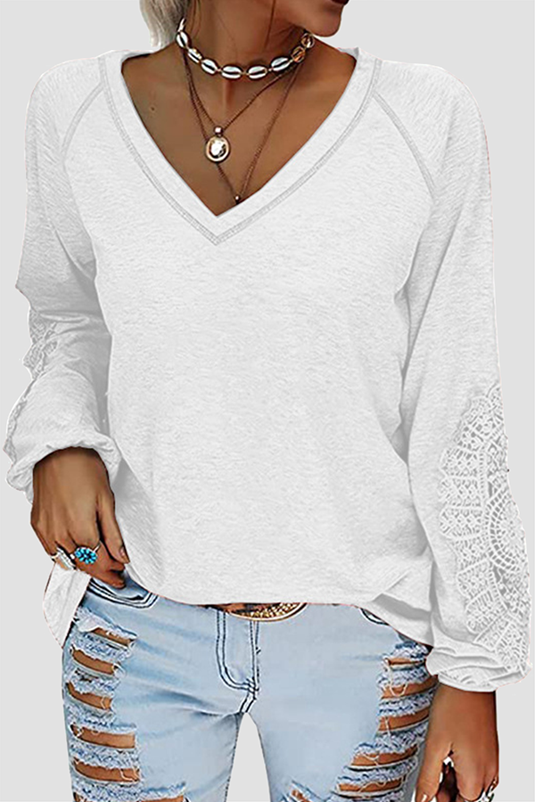 Well Tailored T-Shirt with a Graceful Silhouette