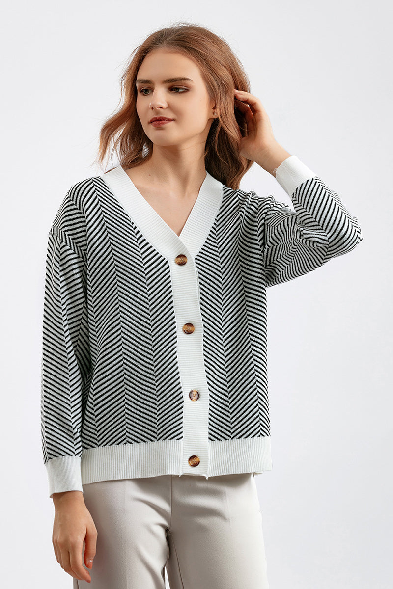 Classic Vintage Sweater with a Flattering Fit