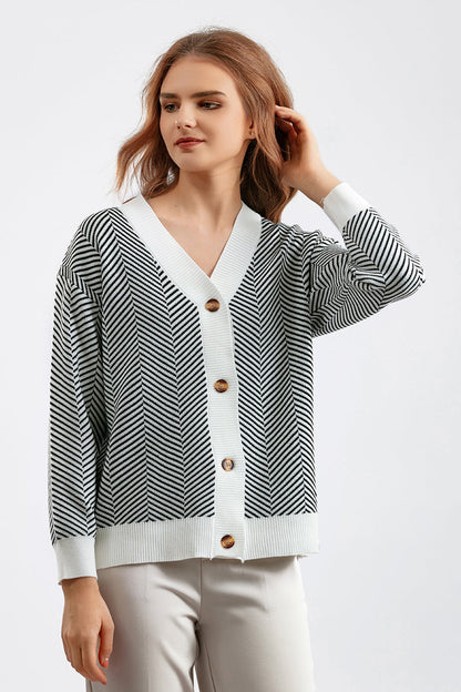 Classic Vintage Sweater with a Flattering Fit