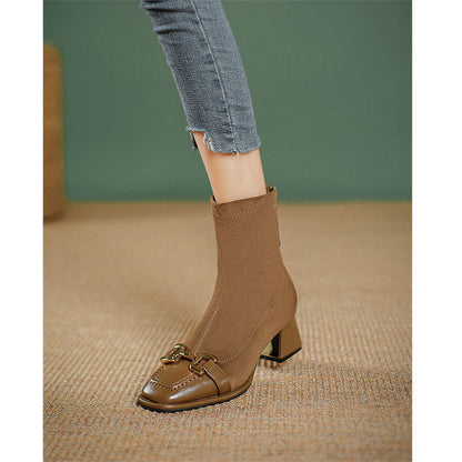 Effortlessly Elegant Boots with a Timeless Design