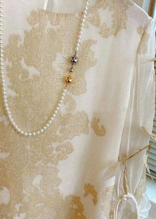 Effortlessly Elegant Blouse with a Timeless Design
