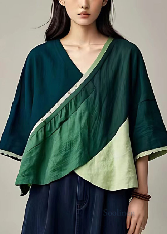 Effortlessly Elegant Top with a Timeless Design