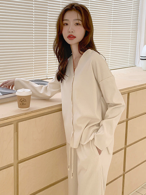 Effortlessly Elegant Cardigan with a Timeless Design