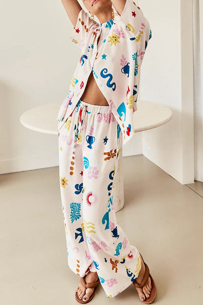 Effortlessly Elegant Pants with a Timeless Design