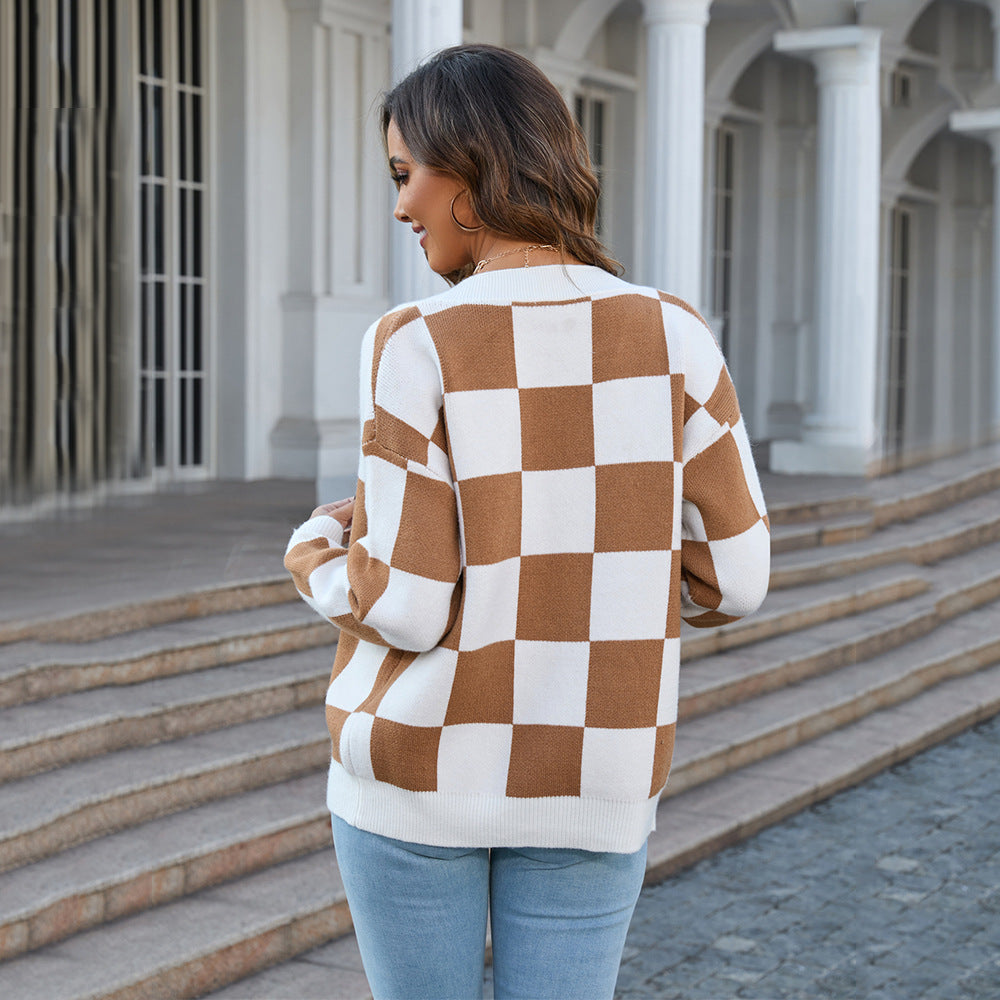 Well Tailored Cardigan with a Graceful Silhouette
