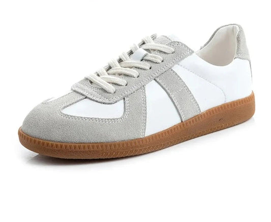 Classic Vintage Sneakers with a Flattering Fit