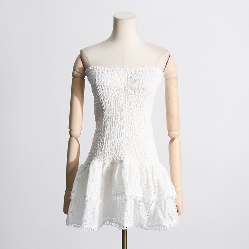 Well Tailored Dress with a Graceful Silhouette