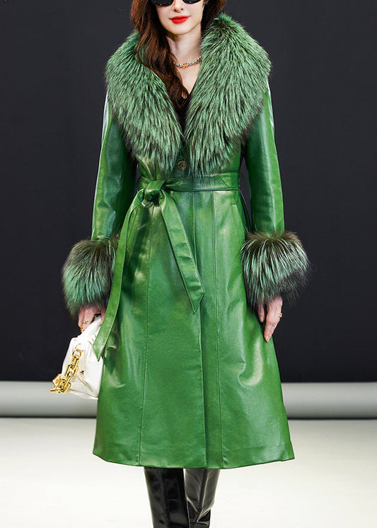 Well Tailored Coat with a Graceful Silhouette