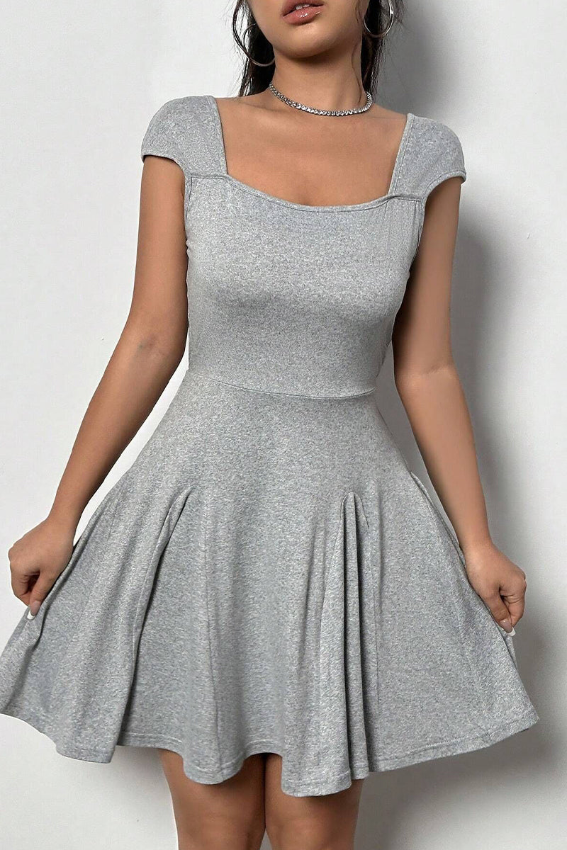 Effortlessly Elegant Dress with a Timeless Design