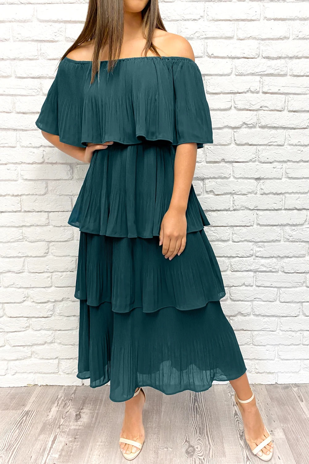 Well Tailored Dress with a Graceful Silhouette