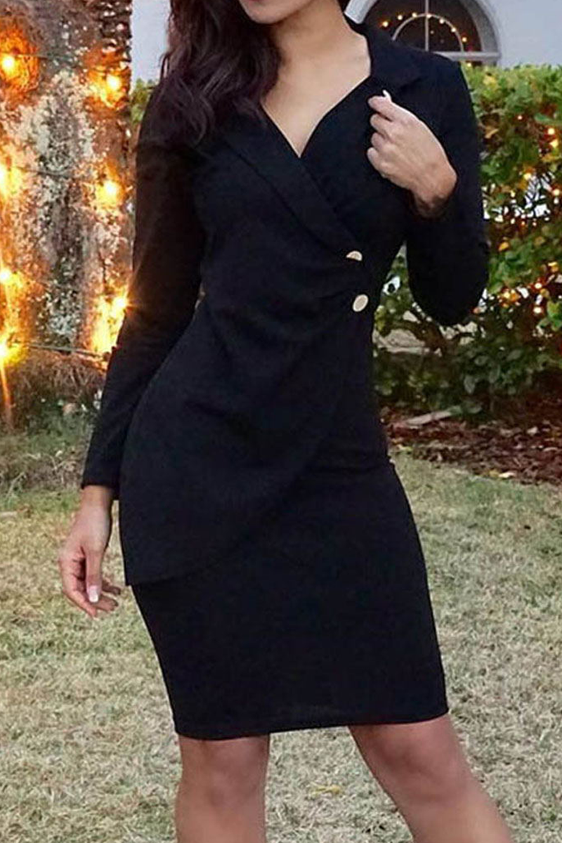 Beautifully Finished Dress in a Timeless Design