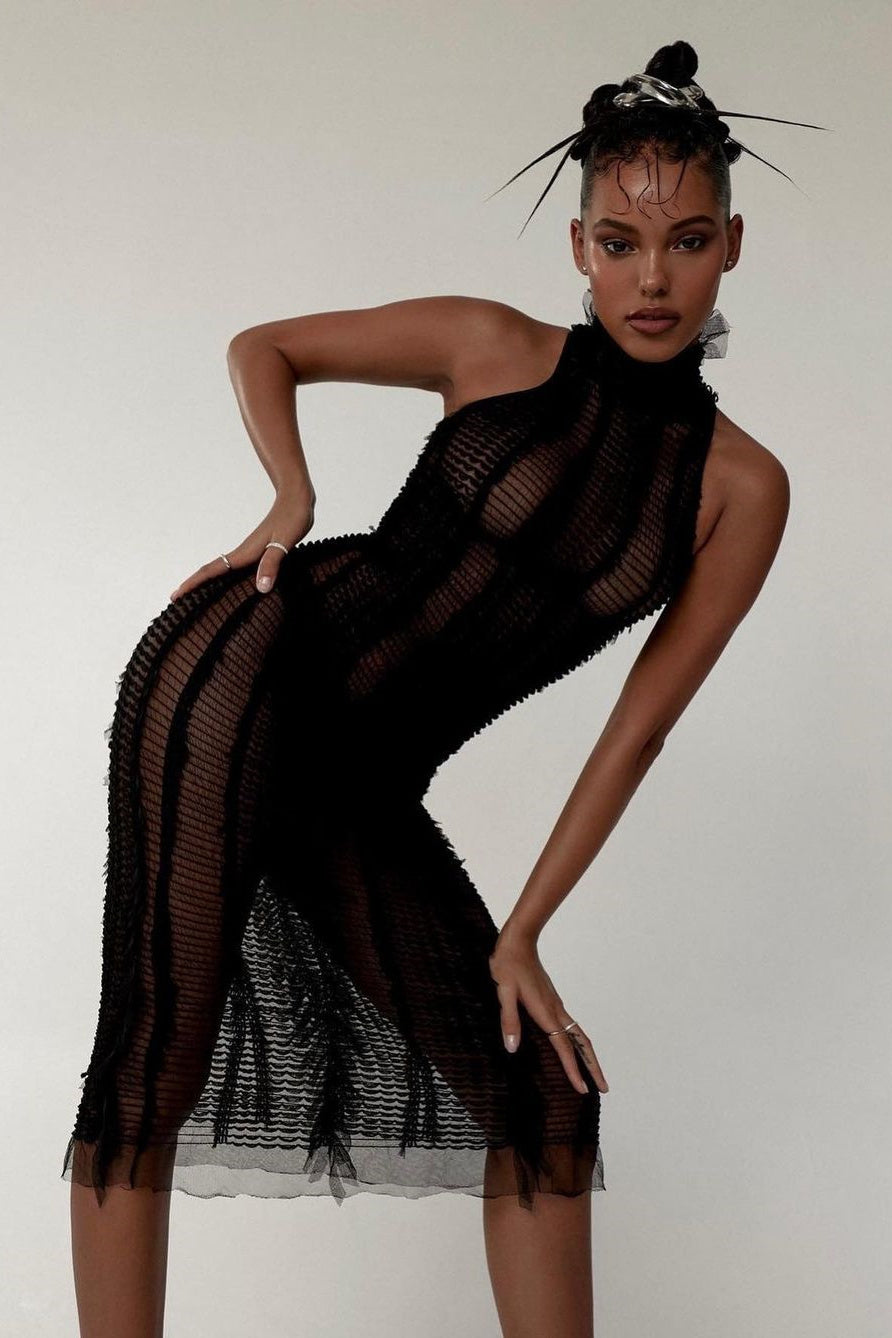 Effortlessly Elegant Dress with a Timeless Design