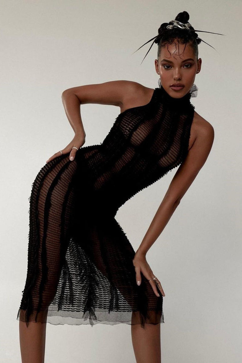 Effortlessly Elegant Dress with a Timeless Design