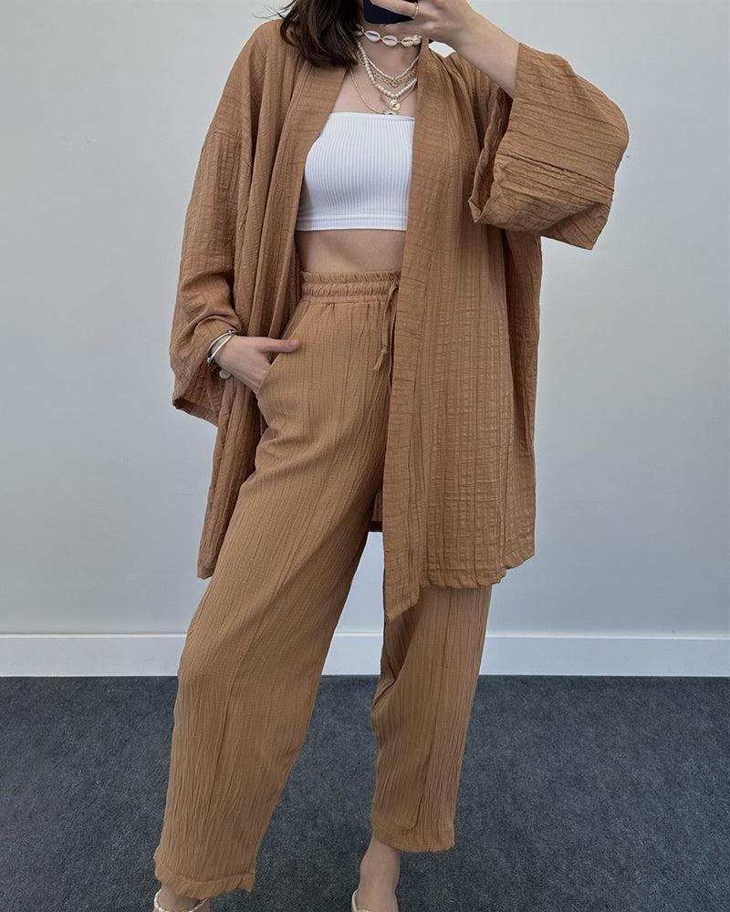 Effortlessly Elegant Garment with a Timeless Design