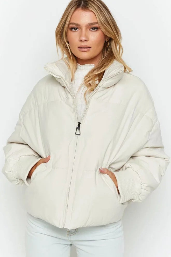 Well Tailored Jacket with a Graceful Silhouette