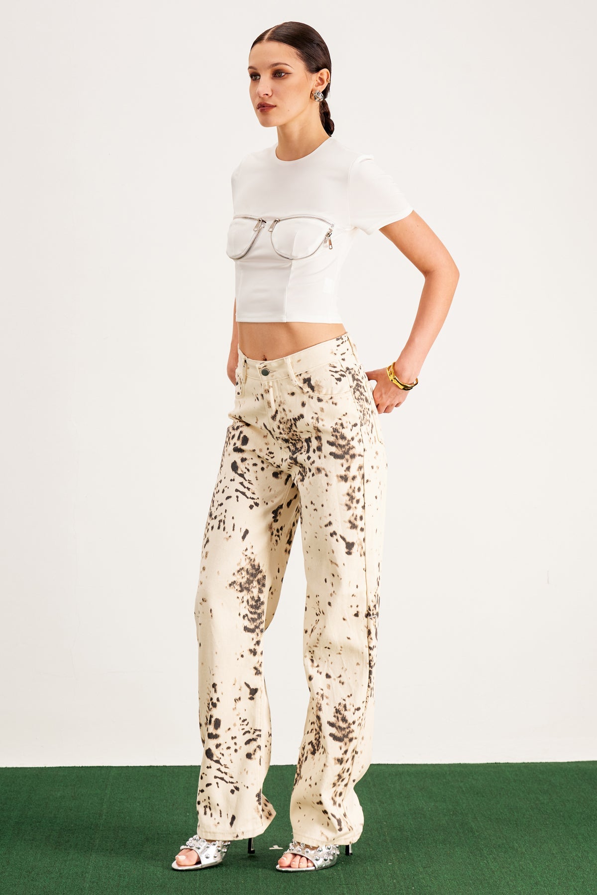 Well Tailored Pants with a Graceful Silhouette